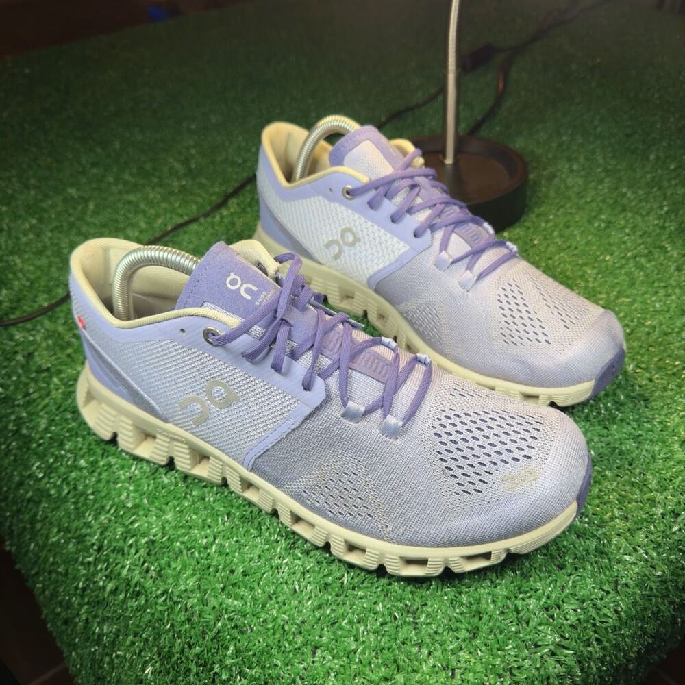 ON RUNNING CLOUD X PURPLE - Women’s Running Shoes - SIZE 9.5